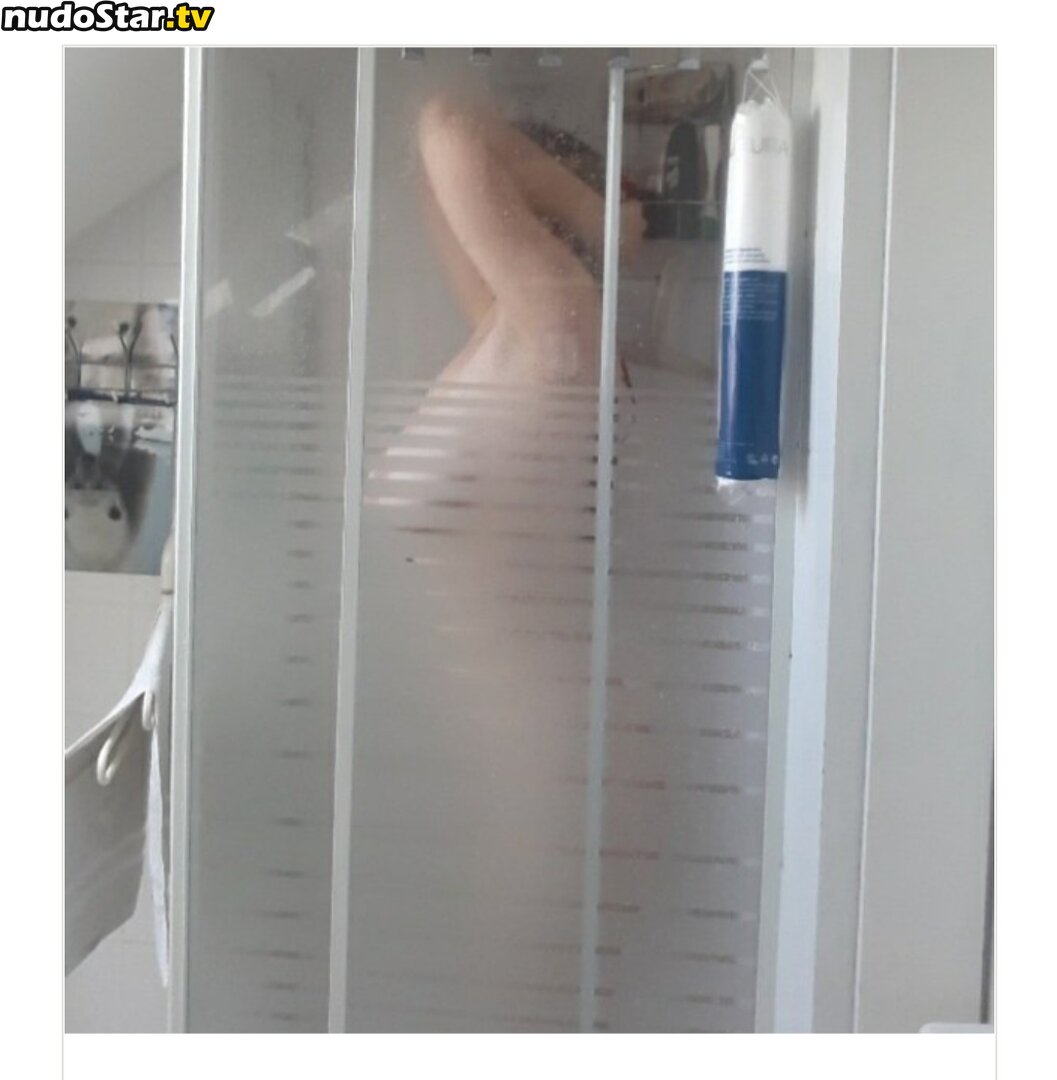 celine.ro._ Nahá OnlyFans Uniknutá Fotka #22