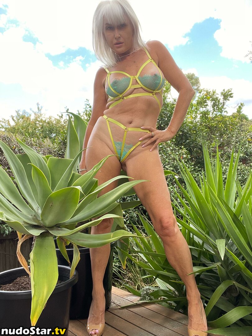 Sexting Grandma / goldengrandma / sexting.grandma / viktoria Nahá OnlyFans Uniknutá Fotka #16