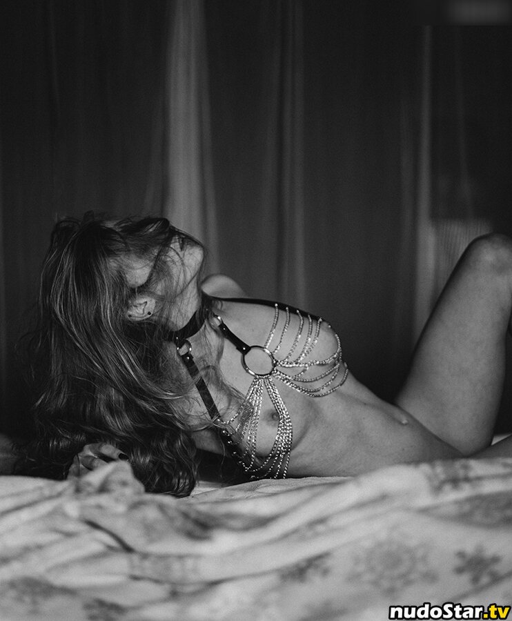 thinloth Nahá OnlyFans Uniknutá Fotka #32