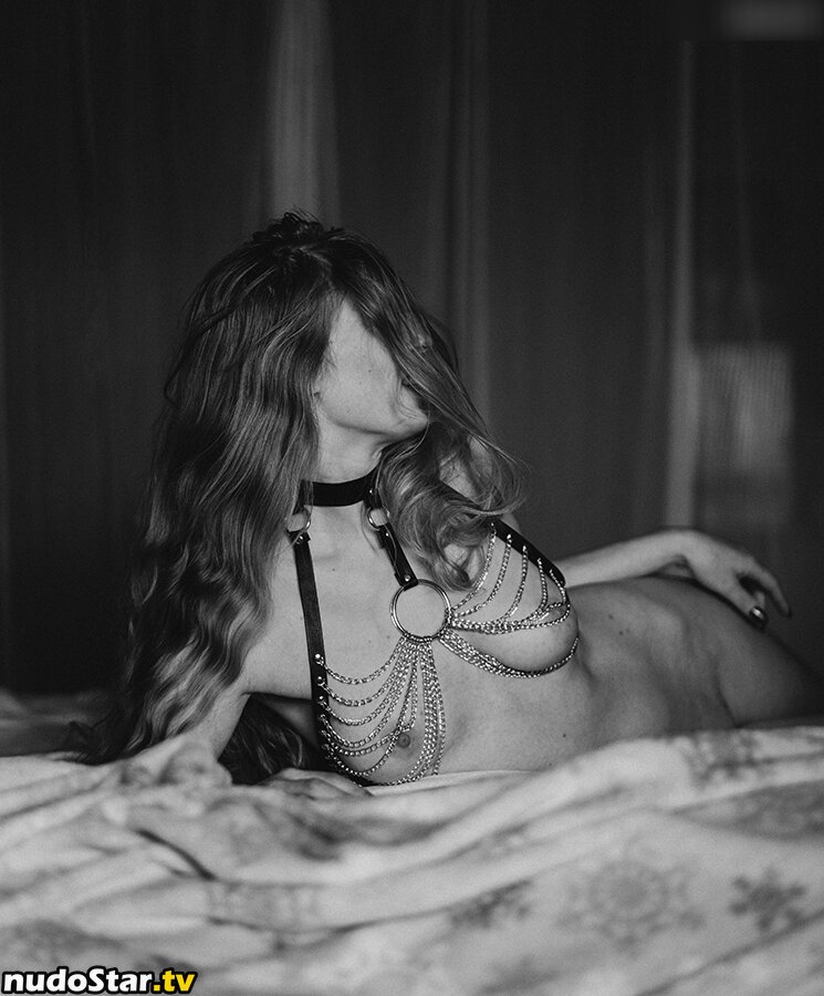 thinloth Nahá OnlyFans Uniknutá Fotka #33