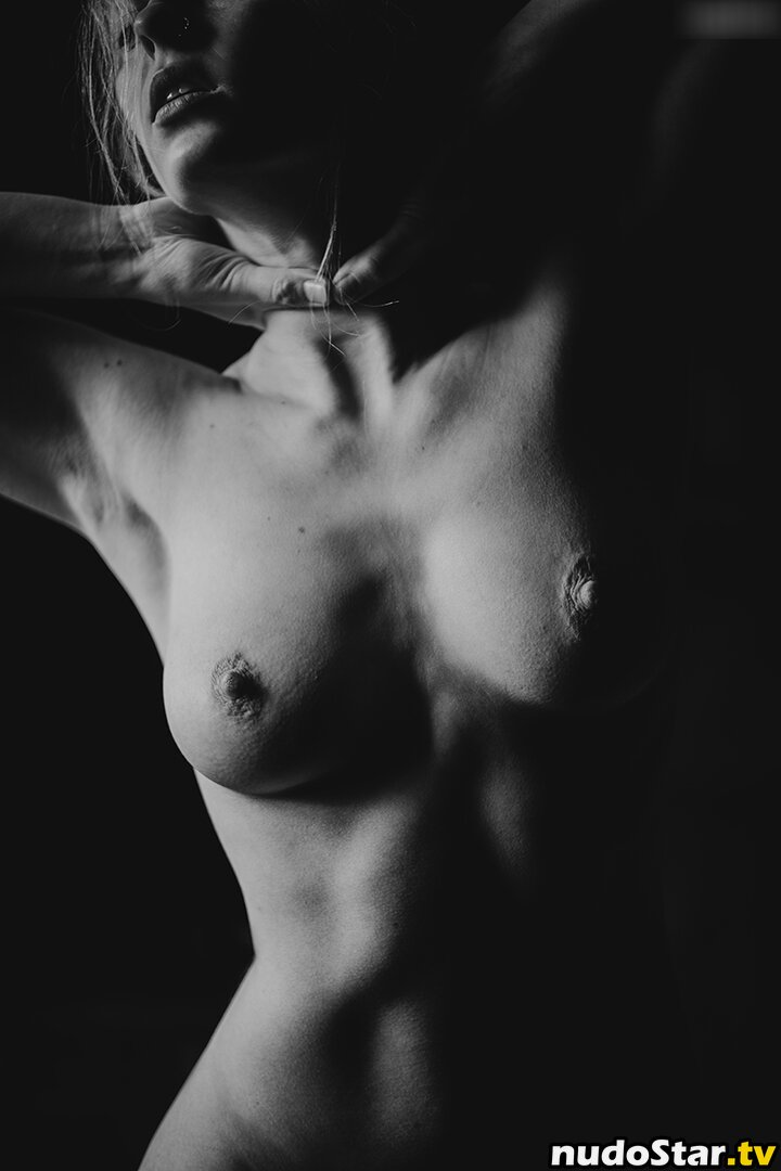 thinloth Nahá OnlyFans Uniknutá Fotka #48